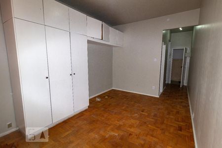 Sala de kitnet/studio para alugar com 1 quarto, 30m² em Flamengo, Rio de Janeiro