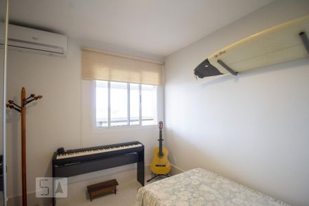 Apartamento à venda com 100m², 3 quartos e 2 vagas Apartamento à venda com 100m², 3 quartos e 2 vagasQuarto