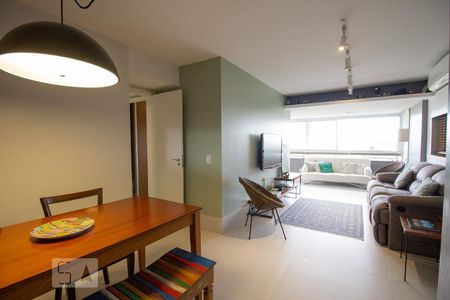 Sala de apartamento à venda com 3 quartos, 100m² em Barra da Tijuca, Rio de Janeiro