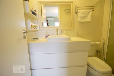 Apartamento à venda com 100m², 3 quartos e 2 vagas Apartamento à venda com 100m², 3 quartos e 2 vagasBanheiro da SuíteBanheiro da Suíte