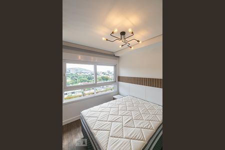 Quarto de apartamento à venda com 1 quarto, 50m² em Jardim do Salso, Porto Alegre