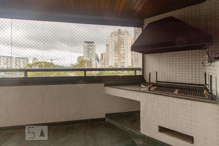 Apartamento à venda com 4 quartos, 196m² em Jardim Ampliação, São Paulo