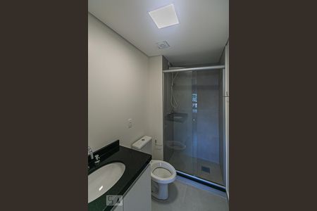 Banheiro de apartamento à venda com 1 quarto, 50m² em Jardim do Salso, Porto Alegre