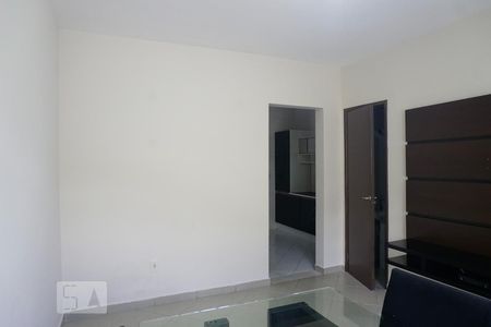 Sala de casa para alugar com 2 quartos, 70m² em Vila Paranagua, São Paulo