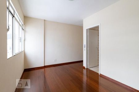 Sala de apartamento para alugar com 2 quartos, 60m² em Sion, Belo Horizonte