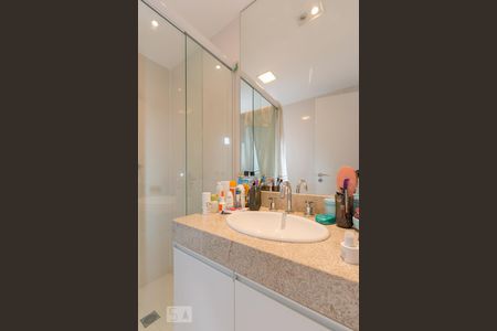 Apartamento à venda com 97m², 3 quartos e 2 vagasBanheiro da Suíte