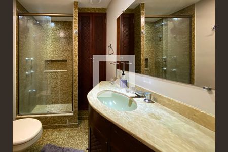 Apartamento à venda com 153m², 4 quartos e 1 vagaBanheiro social