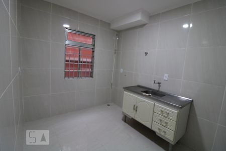 Cozinha de apartamento à venda com 2 quartos, 47m² em Conjunto Habitacional Teotonio Vilela, São Paulo