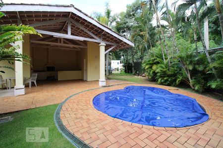 Casa de condomínio à venda com 400m², 3 quartos e 4 vagasÁrea comum - Piscina