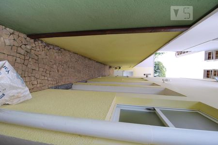 Casa de condomínio à venda com 400m², 3 quartos e 4 vagasCorredor externo