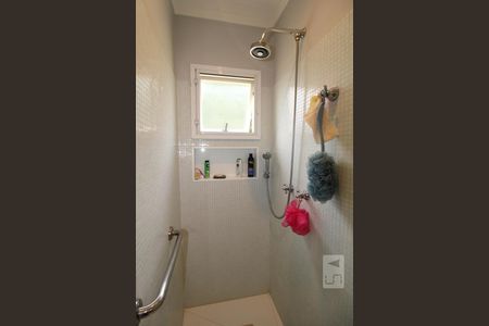 Casa de condomínio à venda com 400m², 3 quartos e 4 vagasBanheiro da suíte do Quarto 3 (suíte)