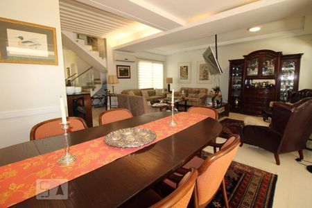 Casa de condomínio à venda com 400m², 3 quartos e 4 vagasSala