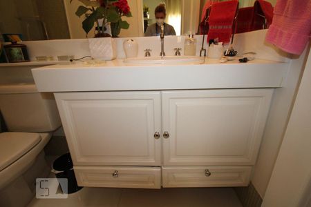 Casa de condomínio à venda com 400m², 3 quartos e 4 vagasBanheiro Social