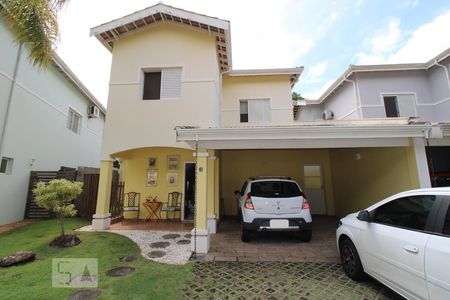 Casa de condomínio à venda com 400m², 3 quartos e 4 vagasFachada