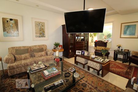 Casa de condomínio à venda com 400m², 3 quartos e 4 vagasSala