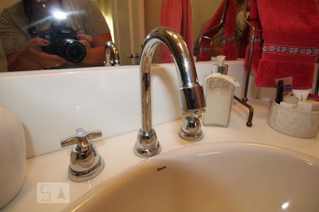 Casa de condomínio à venda com 400m², 3 quartos e 4 vagasBanheiro Social