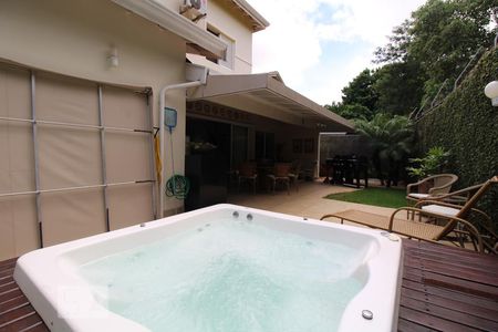 Casa de condomínio à venda com 400m², 3 quartos e 4 vagasQuintal