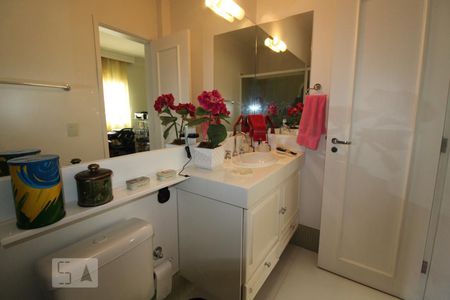 Casa de condomínio à venda com 400m², 3 quartos e 4 vagasBanheiro Social