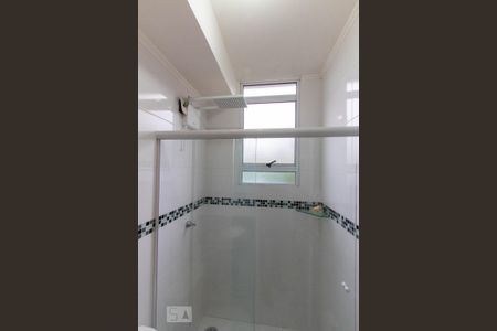 Banheiro de apartamento para alugar com 2 quartos, 48m² em Jardim Central, Cotia