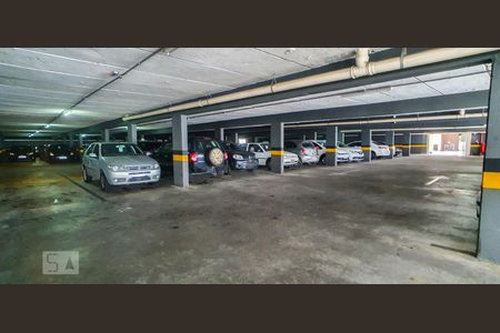 Estacionamento de apartamento para alugar com 2 quartos, 48m² em Jardim Central, Cotia