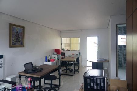 Casa à venda com 340m², 3 quartos e 2 vagasEscritório