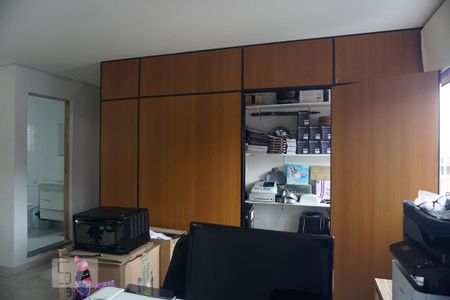 Casa à venda com 340m², 3 quartos e 2 vagasEscritório