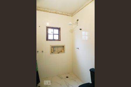 Casa à venda com 340m², 3 quartos e 2 vagasBanheiro 1