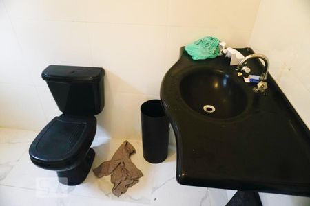 Casa à venda com 340m², 3 quartos e 2 vagasBanheiro 1