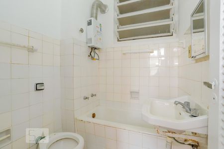 Banheiro  de apartamento à venda com 1 quarto, 55m² em Copacabana, Rio de Janeiro