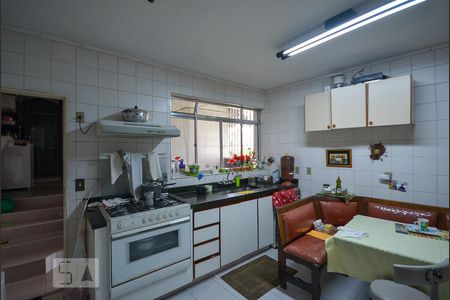 Casa à venda com 150m², 4 quartos e 2 vagas Casa à venda com 150m², 4 quartos e 2 vagasCozinha