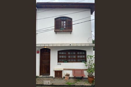 Casa à venda com 150m², 4 quartos e 2 vagasFachada