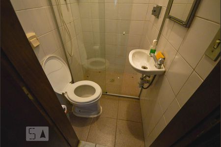 Casa à venda com 150m², 4 quartos e 2 vagas Casa à venda com 150m², 4 quartos e 2 vagasBanheiro de Serviço