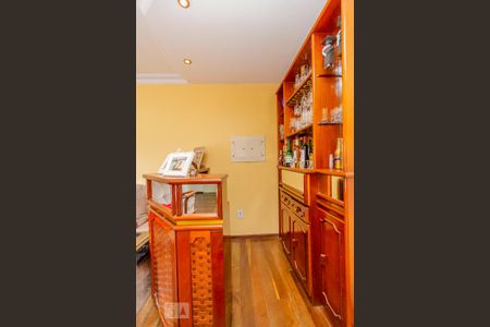 Casa à venda com 290m², 3 quartos e 2 vagas Casa à venda com 290m², 3 quartos e 2 vagasSala