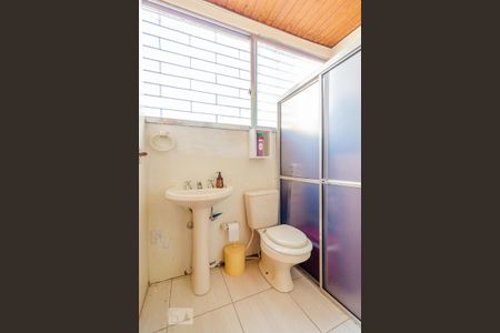 Casa à venda com 290m², 3 quartos e 2 vagas Casa à venda com 290m², 3 quartos e 2 vagasBanheiro de serviço