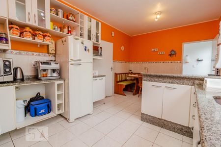 Casa à venda com 290m², 3 quartos e 2 vagas Casa à venda com 290m², 3 quartos e 2 vagasCozinha
