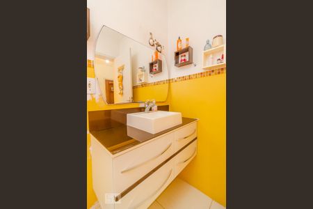 Casa à venda com 290m², 3 quartos e 2 vagas Casa à venda com 290m², 3 quartos e 2 vagasBanheiro 2