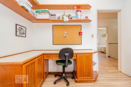 Casa à venda com 290m², 3 quartos e 2 vagas Casa à venda com 290m², 3 quartos e 2 vagasQuarto 2