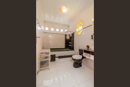 Casa à venda com 290m², 3 quartos e 2 vagas Casa à venda com 290m², 3 quartos e 2 vagasSuíte