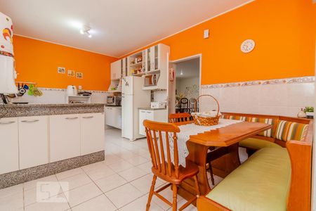 Casa à venda com 290m², 3 quartos e 2 vagas Casa à venda com 290m², 3 quartos e 2 vagasCozinha