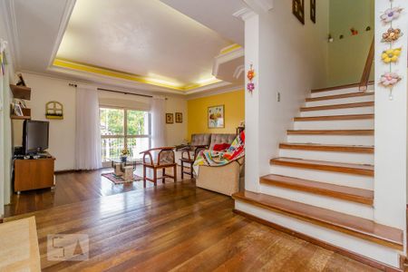 Casa à venda com 290m², 3 quartos e 2 vagas Casa à venda com 290m², 3 quartos e 2 vagasSala