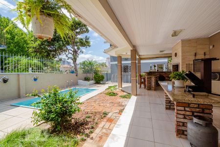 Casa à venda com 290m², 3 quartos e 2 vagas Casa à venda com 290m², 3 quartos e 2 vagasQuintal