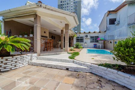 Casa à venda com 290m², 3 quartos e 2 vagas Casa à venda com 290m², 3 quartos e 2 vagasQuintal