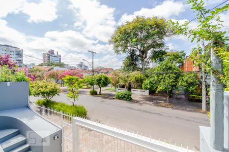 Casa à venda com 290m², 3 quartos e 2 vagas Casa à venda com 290m², 3 quartos e 2 vagasVista