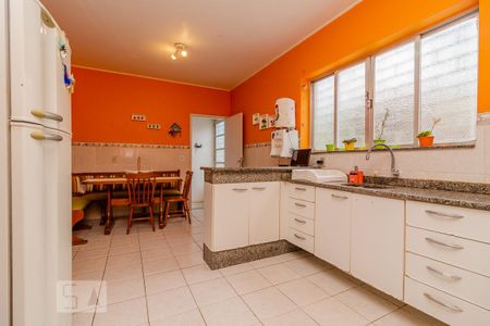 Casa à venda com 290m², 3 quartos e 2 vagas Casa à venda com 290m², 3 quartos e 2 vagasCozinha