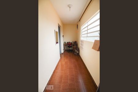 Casa à venda com 150m², 2 quartos e 2 vagasCorredor