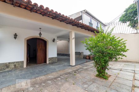 Casa para alugar com 170m², 3 quartos e 3 vagasvaranda