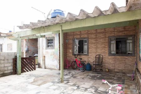 Casa à venda com 190m², 4 quartos e 5 vagas Casa à venda com 190m², 4 quartos e 5 vagasQuintal