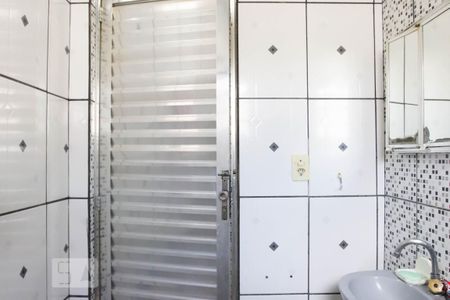 Casa à venda com 190m², 4 quartos e 5 vagas Casa à venda com 190m², 4 quartos e 5 vagasBanheiro 1