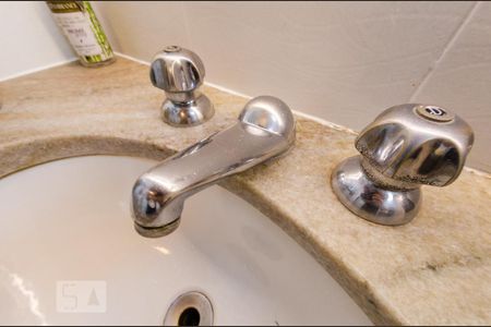 Apartamento à venda com 140m², 3 quartos e sem vagaBanheiro da suíte