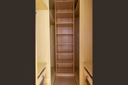 Apartamento para alugar com 75m², 2 quartos e 1 vaga Apartamento para alugar com 75m², 2 quartos e 1 vagaSuíte - Closet